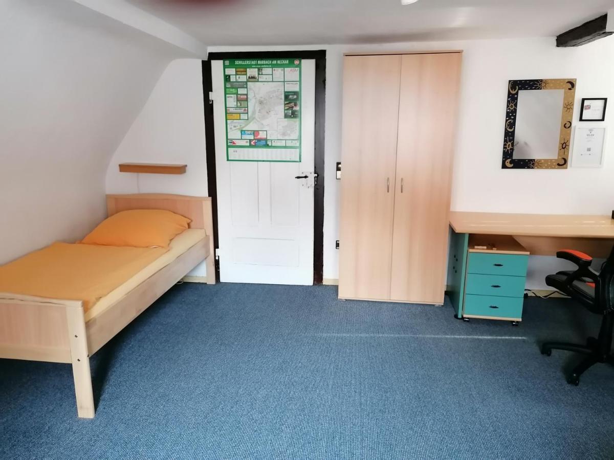 Grosses Gaestezimmer Mit Kuehlschrank Homestay *