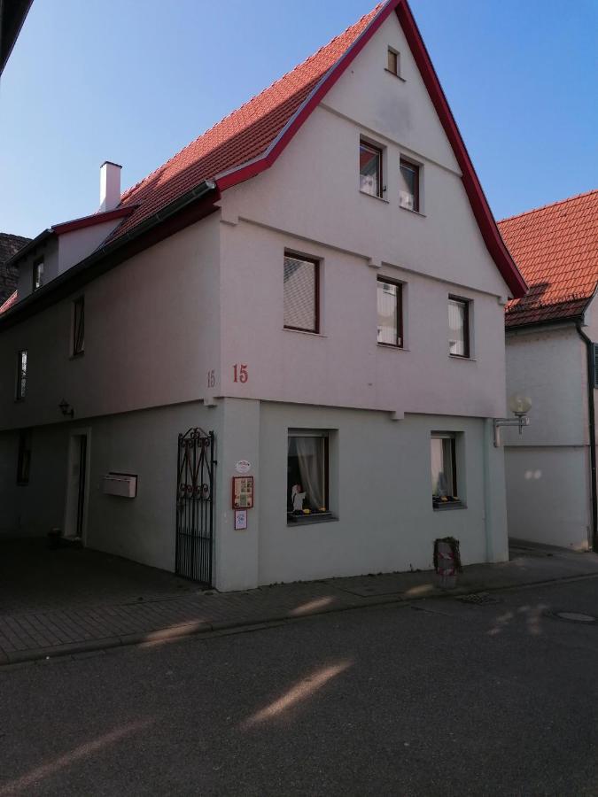 Grosses Gaestezimmer Mit Kuehlschrank Marbach am Neckar