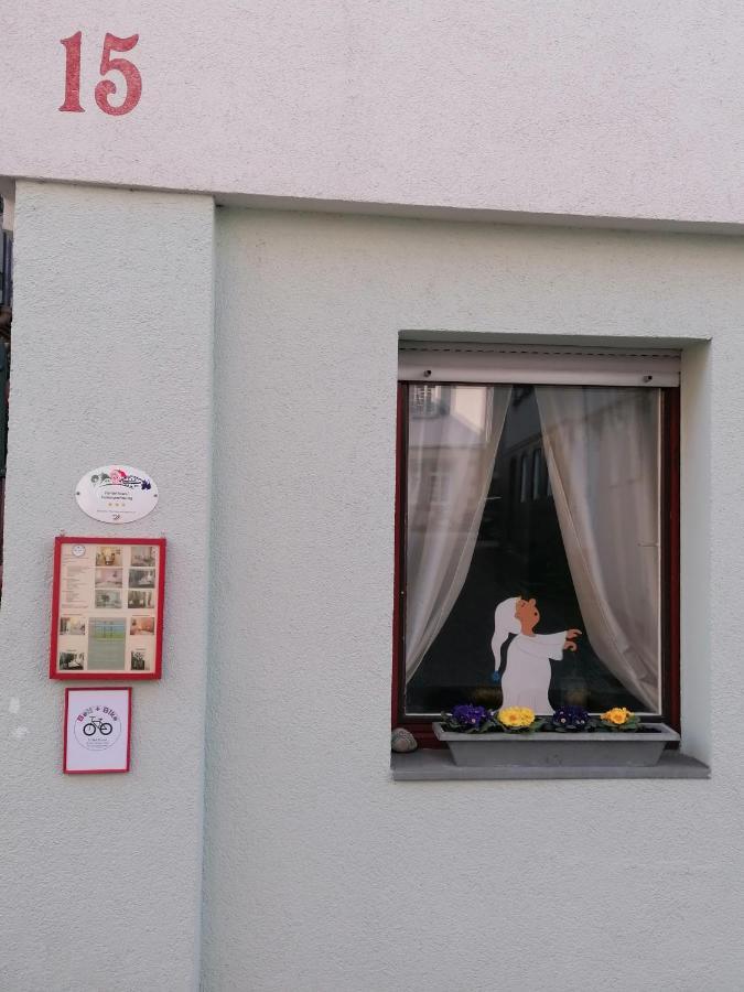 Grosses Gaestezimmer Mit Kuehlschrank Marbach am Neckar